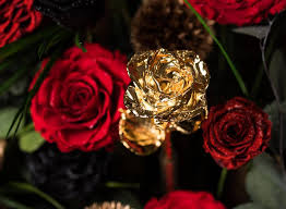 ☆ choose quality gold dipped do you have gold dipped flowers or other products of your own? 25 800 The World S Most Expensive Flower Bouquet Contains Diamonds And Gold Dipped Roses Geekologie