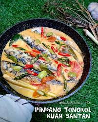 Ikan Pindang Tongkol Kuah Santan Geser Intip Penampakan Bahan Mgkn Ada Yg Ga Tau Ikan Pindang Itu Ikan Yg Di Rebus Biasanya Kl Rebusan Resep Masakan