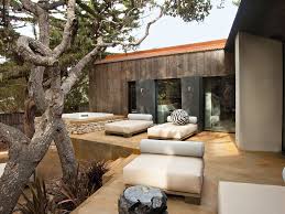 House with courtyard in india | neogenesis+studi0261. Updated Mid Century Home With Private 2 Tier Courtyard