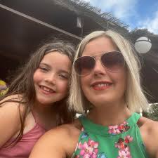 What nail bar would you recommend in Baillieston ? TIA.