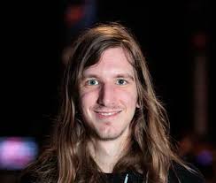 Ferenc Deak Wins First Bracelet in $1K PLO Mystery Bounty