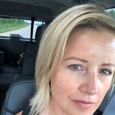 Liza Hardy's Instagram, Twitter & Facebook