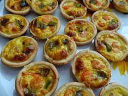 Ca Demenage En Cuisine Mini Tartelettes Aux Crevettes Et Curry Mini Tarte Recettes De Cuisine Cuisine