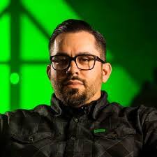 Mike Heintz's Instagram, Twitter & Facebook