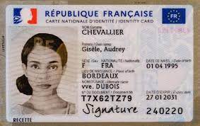 Il y a tout d'abord le fil de sécurité. Vie Quotidienne Cinq Choses A Savoir Sur La Nouvelle Carte D Identite Lancee Ce Mardi