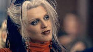 Woody harrelson's portrayal of larry flynt is so realistic and courtney love's portrayal of his wife is a meandering, poorly edited, and poorly told film from a great director, the people vs larry flynt is. Film Datenbank Larry Flynt Die Nackte Wahrheit Kabeleins