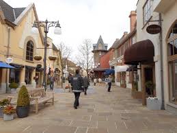Maasmechelen is well connected by road. Maasmechelen Shopping