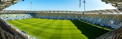 Z jednym czy dwoma napastnikami? Stadion Miejski W Gdyni Gcs