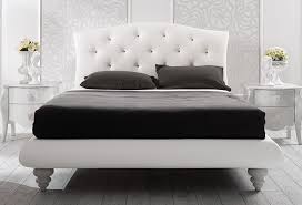 Il letto con contenitore disponibile in una scelta di materiali e dimensioni. Letti Matrimoniali Classici Sconti Fino 70 Materassi Com