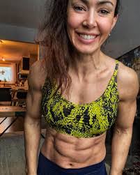 Kim Chartrand's Instagram, Twitter & Facebook