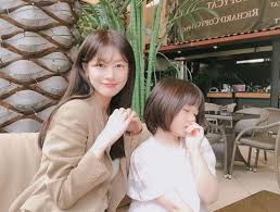 두 사람은 드라마 '아버지가 이상해'에서 커플 연기. ì •ì†Œë¯¼ ì´ì¤€ ê²°ë³„ì„¤ ë¦¬í‹€ í¬ë ˆìŠ¤íŠ¸