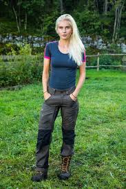 She has later featured in skal vi danse (strictly come dancing) and 4 stjerners middag among others. Nyheter Tv 2 21 Aring Fra Gjovik Er Blant Deltakerne I Farmen 2017