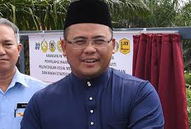 Majlis istiadat angkat sumpah menteri besar perak baharu dijadualkan pada pukul 5 petang ini di istana iskandariah kuala kangsar. Senarai Menteri Besar Selangor