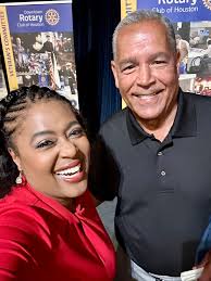 Shout out to the University of Houston head basketball coach Kelvin  Sampson! What an honor to meet him and the incredible chief of staff  herself Lauren Sampson who were both attending the