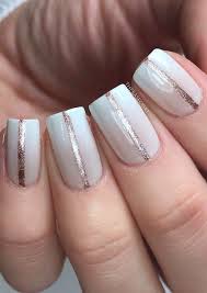 Vous Pourrez Facilement Recreer Cette Tres Chic Manucure A La Maison Vernis A Ongles Manicure Ongle Ongles