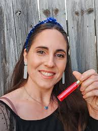 Mamas, are you looking to treat yourself? I absolutely loved getting  headbands and earrings from Sweet Caroline Glitters VIP 💕 they are always  so beautiful and comfortable! First headbands I've ever been