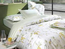 Notre guide des tailles vous indique comment choisir la couette pour votre lit 2 personnes que vous choisissiez une couette 4 saisons, une couette tempérée, une couette en plumes et duvet. Drap Housse Chant D Ete Linvosges