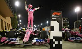 Por fin llego la anhelada y soñada victoria de checo pérez con la escudería red bull, esta a costa de una pinchadura a tres vueltas del final, de su compañero max verstappen. Sergio Checo Perez Gana El Gp De Sakhir De La Formula 1 Mediotiempo