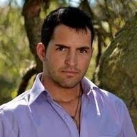 Kris Slater's Instagram, Twitter & Facebook