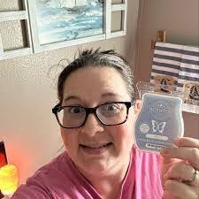 Rosemary Belcher's Instagram, Twitter & Facebook