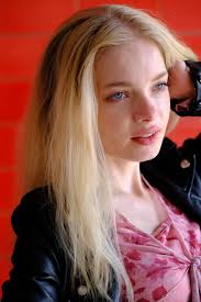 Hi All! 👋🏽 I am brand new to this group. My name is Quinta! I am an  Actor, Model & certified makeup artist! I am interested in business  networking! Let's WORK!