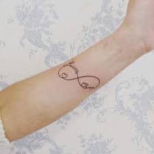 Poignet tatouage femme symbole tribal fleche. Tendance 20 Tatouages Infini Reperes Sur Instagram Tatouage Coeur Infini Tatouage Infini Tatouage