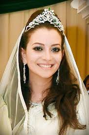 Ounousa صور زفاف ملكي للأمير مولاي رشيد بالجميلة ام كلثوم بحضور اللالا سلمى والشيخة موزة Diamond Tiara Moroccan Bride Tiara