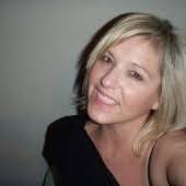 Dana Hennessy's Instagram, Twitter & Facebook