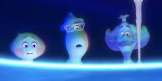 Na história, acompanhamos a aventura de joe gardner (jamie foxx), um professor de música que acaba tendo sua alma separada do corpo e vai parar em uma dimensão, onde conhece a alma 22 (tina fey). A Look At Pixar S Soul Merchandise What S On Disney Plus