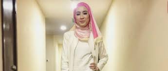 Lirik lagu hantu atau buaya nana sheme. Lirik Boleh Blah Dianggap Malas Nana Sheme Sedia Dikritik Gempak
