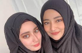 ***request follo kami untuk update model terbaru setiap hari***. Duet Hijabers Cantik Cindy Fatika Sari Tengku Syaira Seperti Kakak Adik Okezone Muslim