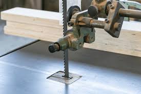 This instructable aims to show you how to change the blade on a milwaukee portable band saw. How To Change A Bandsaw Blade 12 Simple Steps