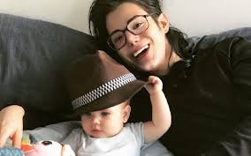 Está en la casa hace un mes la actriz se refirió en implacables al video que subió con su. El Tierno Video De Felipe Pettinato Para Celebrar El Cumpleanos De Su Hija Revista Paparazzi