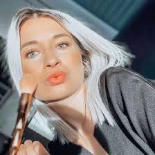 Manon Bourgoin (manbrgg)