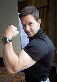 Pin By Yess Fitness On Famous People Mark Wahlberg Celebrities Male Mark Walberg