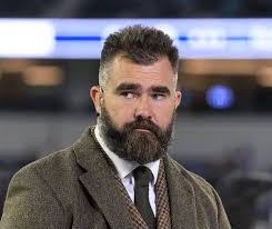 Watched the Kelce Doc, and I came away wanting the Eagles to win the Super  Bowl for Kelce. Let him walk off into the sunset a champion 2x over!  #WinItForKelce62