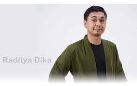 Jakarta — buat kamu pecinta karya raditya dika, kayaknya koala kumal sudah nggak asing lagi kan di telinga kamu. Quotes Pilihan Dan Terbaik Dari Raditya Dika Menit Info
