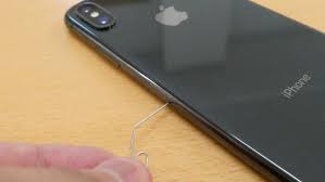 To remove the sim card from your iphone, you need to use the sim ejector pin that comes in the box. I Brought The Apple Store To The Apple Store For Repair With The Iphone X Display Module Exchange Program That Can Replace The Display Of Iphone X For Free Gigazine