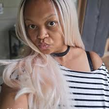 I'm light skin 🚶🏾‍♀️‍➡️