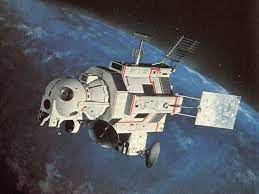 As the show was originally supposed to be in the same universe, the ships were originally meant to be the ufo interceptors. Pin Su Gerry Anderson