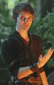 Peter Pan Robbie Kay Imagines Hook S Daughter Robbie Kay Peter Pan Once Upon A Time Peter Pan