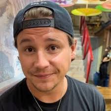 Louis Faust's Instagram, Twitter & Facebook