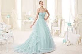 Scegli il colore da abbinare alla tua combinazione di colori e stili per rendere favolose tutte le tue damigelle d'onore. Abito Da Sposa Color Tiffany Cerca Con Google 2015 Wedding Dresses Wedding Dresses Colored Wedding Dresses