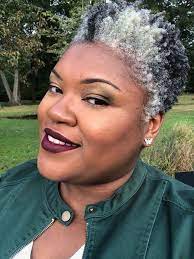 Nina S Natural Gray Hair Journey Katie Goes Platinum Natural Gray Hair Natural Hair Styles Short Hair Styles