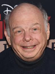 A little Wallace Shawn appreciation 😊 in his 80's, and still killin it!