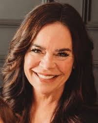 Julia Aragon's Instagram, Twitter & Facebook