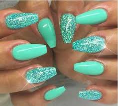 Coffin shaped acrylic nails have grown massively in popularity because of it's unique, modern aesthetic. 25 Nice Sparkly Nail Designs Best Nail Art Designs 2020