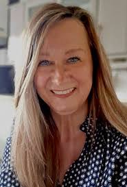 Amanda Attwood's Instagram, Twitter & Facebook