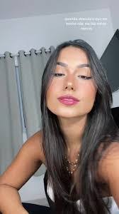 Carol Navarro's Instagram, Twitter & Facebook