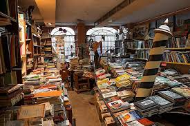 Libreria Acqua Alta Book Store In Venice Italy Living In Italy Bookshop Places